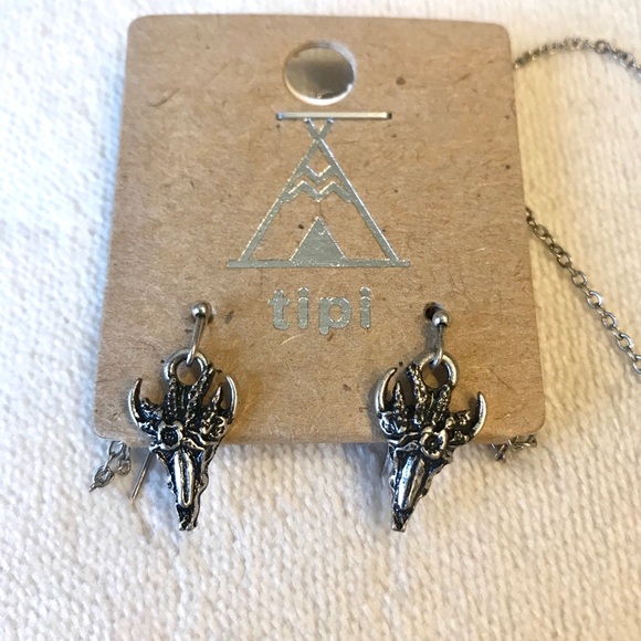 Boho Western Floral Bull Pendant Set - Picture 3 of 5